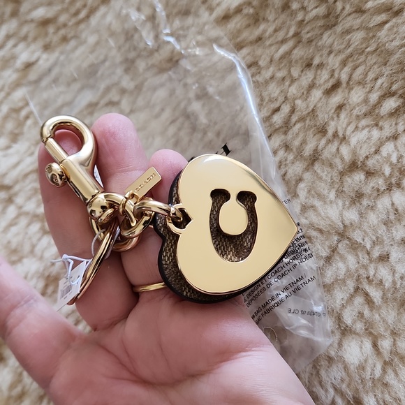 NWT Coach Gold Brown Sig Heart Key Ring or Bag Charm 🔑💛🎁 - Picture 8 of 13